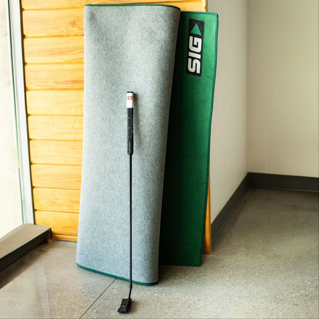 SIG LITE Indoor Putting Green 4' x 10' - Image 3
